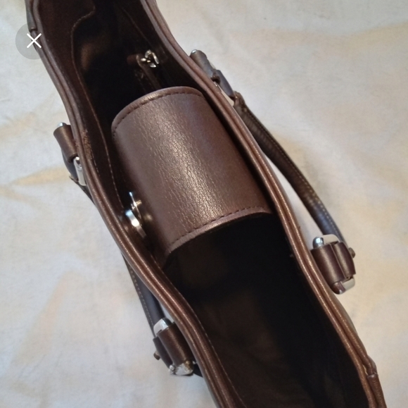 COACH LEATHER TOTE EUC 11 x 9 x 4. - Picture 7 of 7